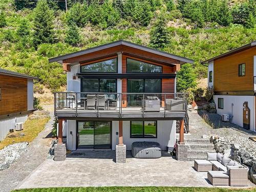 7477 Cottage Way, Lake Cowichan, BC 