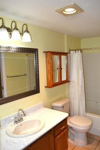 204-1170 Brookside Avenue, Kelowna, BC - Indoor Photo Showing Bathroom