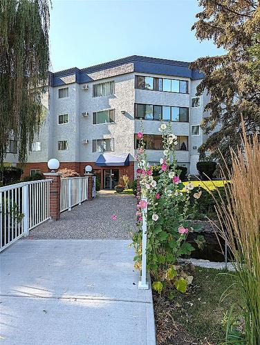 204-1170 Brookside Avenue, Kelowna, BC - Outdoor