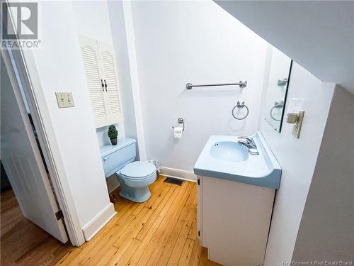 11 Charles Street, Sackville, NB - Indoor Photo Showing Bathroom