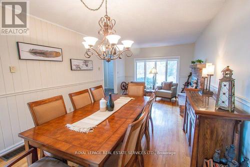 91 Riverside Drive, Kawartha Lakes (Bobcaygeon), ON - Indoor Photo Showing Dining Room