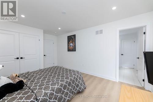 32 Paddington Grove, Barrie, ON - Indoor Photo Showing Bedroom