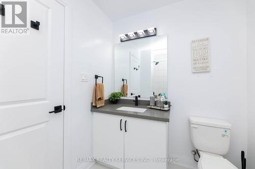 32 Paddington Grove, Barrie, ON - Indoor Photo Showing Bathroom