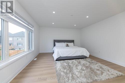 32 Paddington Grove, Barrie, ON - Indoor Photo Showing Bedroom