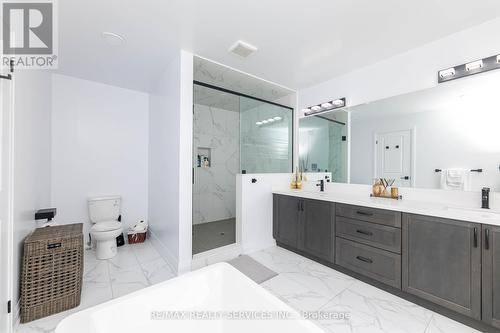 32 Paddington Grove, Barrie, ON - Indoor Photo Showing Bathroom