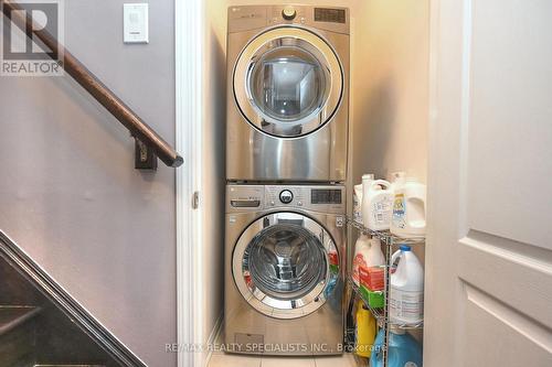 10 Arnprior Road E, Brampton (Northwest Brampton), ON - Indoor Photo Showing Laundry Room