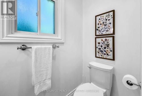 1630 Burnside Drive, Pickering, ON - Indoor Photo Showing Bathroom