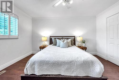 1630 Burnside Drive, Pickering, ON - Indoor Photo Showing Bedroom