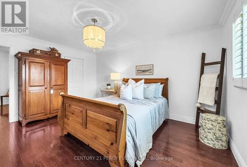 1630 Burnside Drive, Pickering, ON - Indoor Photo Showing Bedroom