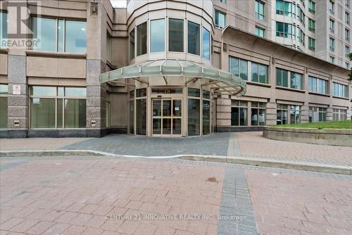 1013 - 18 Lee Centre Drive, Toronto (Woburn), ON - Outdoor