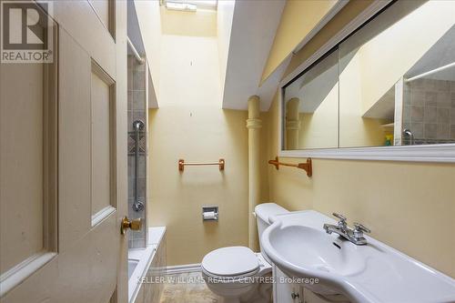 7 Richmond Street W, New Tecumseth (Tottenham), ON - Indoor Photo Showing Bathroom