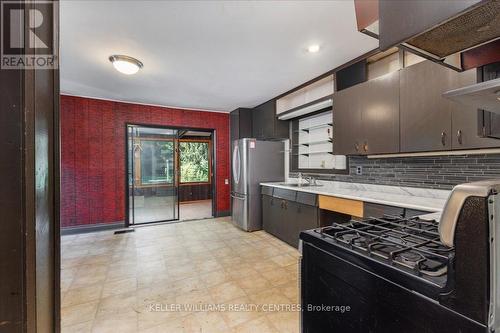 7 Richmond Street W, New Tecumseth (Tottenham), ON - Indoor Photo Showing Kitchen