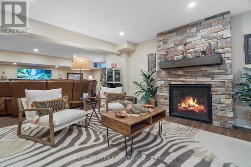 23 Howard Williams Court, Uxbridge, ON - Indoor Photo Showing Living Room With Fireplace