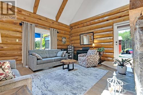 112 Farmstead Road, Kawartha Lakes (Manilla), ON - Indoor Photo Showing Living Room