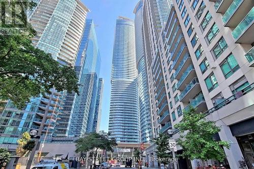 3110 - 14 York Street, Toronto (Waterfront Communities), ON - Outdoor With Facade