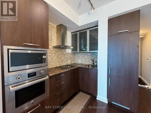 3110 - 14 York Street, Toronto (Waterfront Communities), ON - Indoor Photo Showing Kitchen