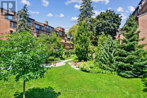 105 - 1555 Avenue Road, Toronto (Bedford Park-Nortown), ON - Outdoor