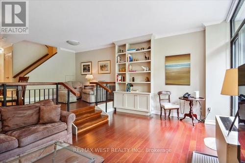 105 - 1555 Avenue Road, Toronto (Bedford Park-Nortown), ON - Indoor Photo Showing Living Room