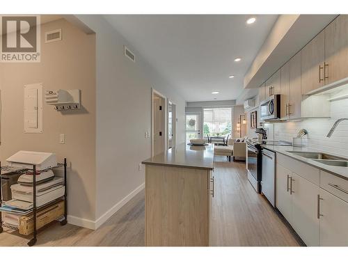 685 Boynton Place Unit# 52, Kelowna, BC - Indoor Photo Showing Kitchen