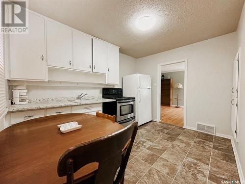 1276 Pasqua Street, Regina, SK - Indoor Photo Showing Kitchen