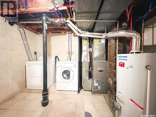 1276 Pasqua Street, Regina, SK - Indoor Photo Showing Laundry Room