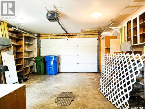 1276 Pasqua Street, Regina, SK - Indoor Photo Showing Garage