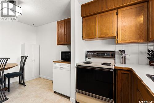 108 Oakview Drive, Regina, SK - Indoor Photo Showing Kitchen