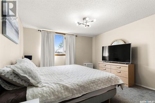 108 Oakview Drive, Regina, SK - Indoor Photo Showing Bedroom