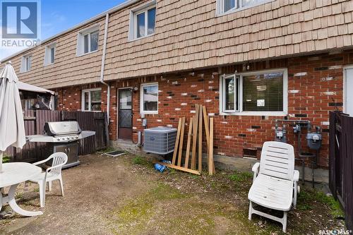 108 Oakview Drive, Regina, SK - Outdoor With Exterior