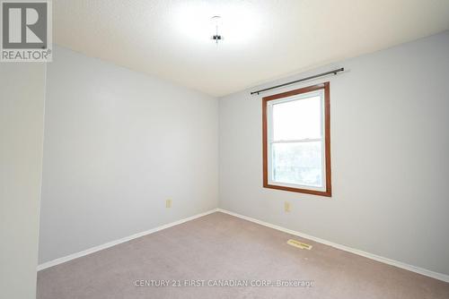 1002 Lawson Road, London, ON - Indoor Photo Showing Other Room