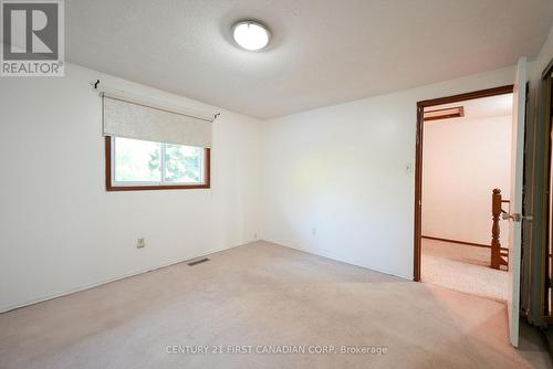 1002 Lawson Road, London, ON - Indoor Photo Showing Other Room