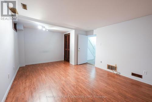 1002 Lawson Road, London, ON - Indoor Photo Showing Other Room