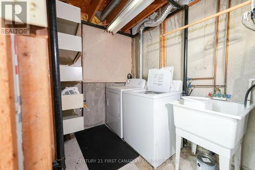 1002 Lawson Road, London, ON - Indoor Photo Showing Laundry Room