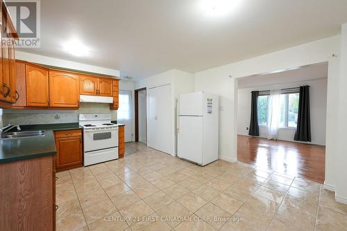 1002 Lawson Road, London, ON - Indoor Photo Showing Kitchen With Double Sink