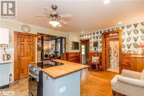 1641 Walkers Point Road, Gravenhurst, ON - Indoor Photo Showing Kitchen