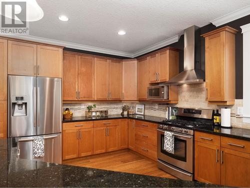 2505 Kenney Court, Prince George, BC - Indoor Photo Showing Kitchen