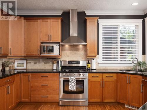 2505 Kenney Court, Prince George, BC - Indoor Photo Showing Kitchen