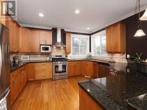 2505 Kenney Court, Prince George, BC - Indoor Photo Showing Kitchen