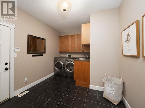 2505 Kenney Court, Prince George, BC - Indoor Photo Showing Laundry Room