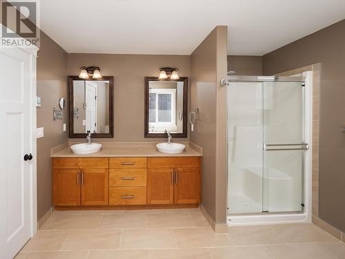 2505 Kenney Court, Prince George, BC - Indoor Photo Showing Bathroom