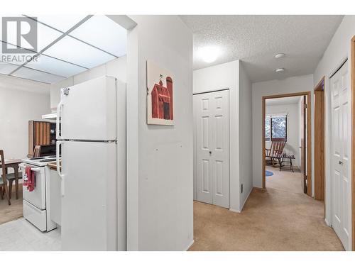 1056 Bernard Avenue Unit# 310, Kelowna, BC - Indoor Photo Showing Kitchen