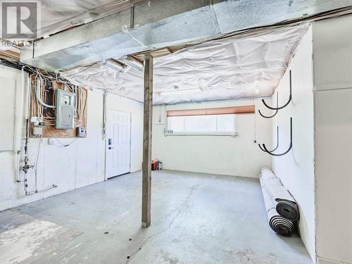 657 Johnson Crescent, Oliver, BC - Indoor Photo Showing Garage