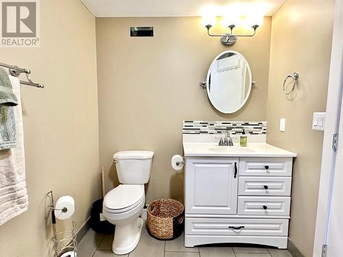 657 Johnson Crescent, Oliver, BC - Indoor Photo Showing Bathroom