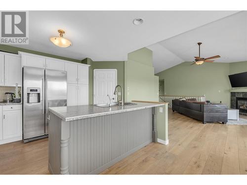 2111 Horizon Drive, West Kelowna, BC - Indoor Photo Showing Kitchen