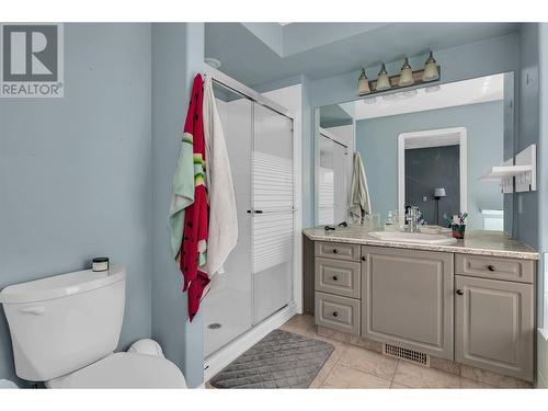 2111 Horizon Drive, West Kelowna, BC - Indoor Photo Showing Bathroom