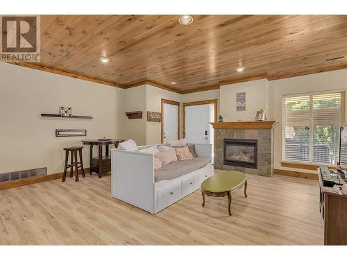 2111 Horizon Drive, West Kelowna, BC - Indoor Photo Showing Living Room With Fireplace