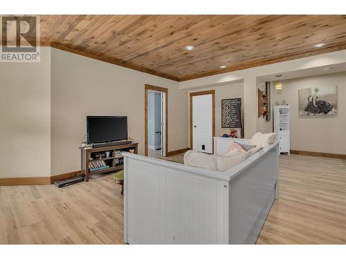 2111 Horizon Drive, West Kelowna, BC - Indoor Photo Showing Other Room