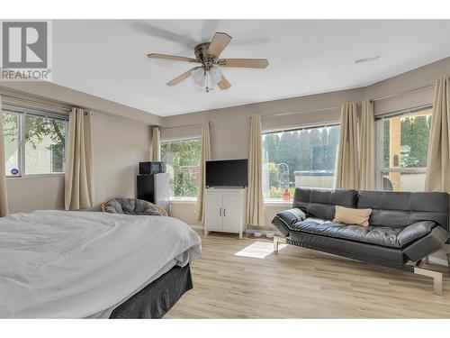 2111 Horizon Drive, West Kelowna, BC - Indoor Photo Showing Bedroom