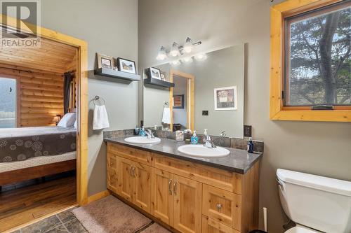 1 Old Sicamous Road, Sicamous, BC - Indoor Photo Showing Bathroom