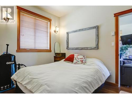 6226 Okanagan Avenue, Vernon, BC - Indoor Photo Showing Bedroom